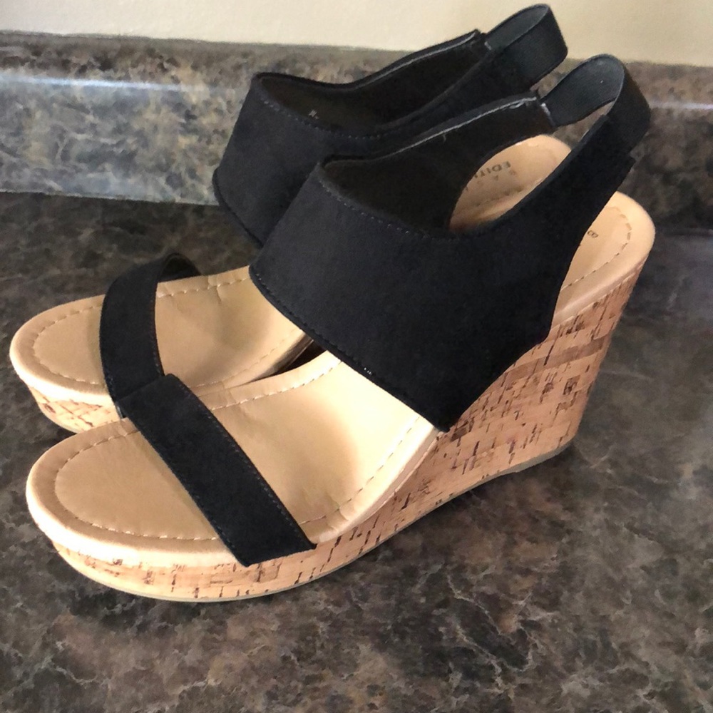 Black Basic Editions wedges